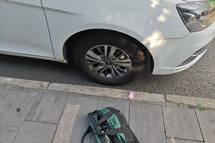 GEELY Emgrand 2018 car image #9