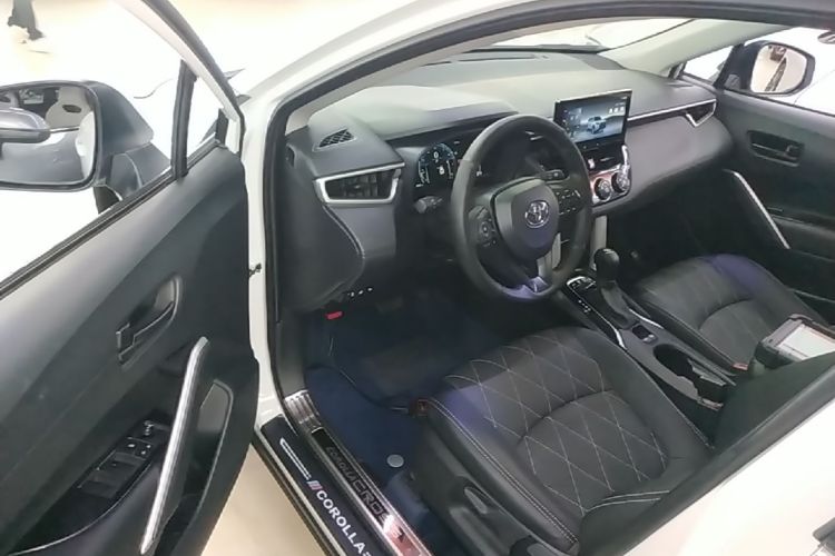 Toyota Corolla Cross 2024 car image #16