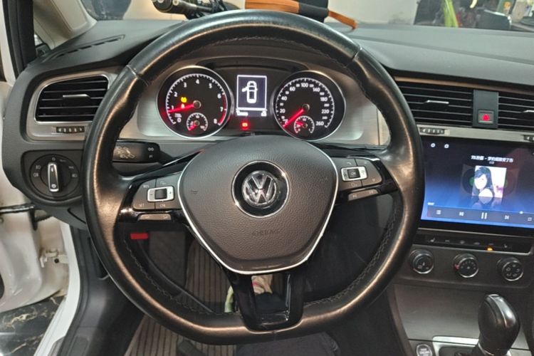 Volkswagen Golf 2016 car image #15