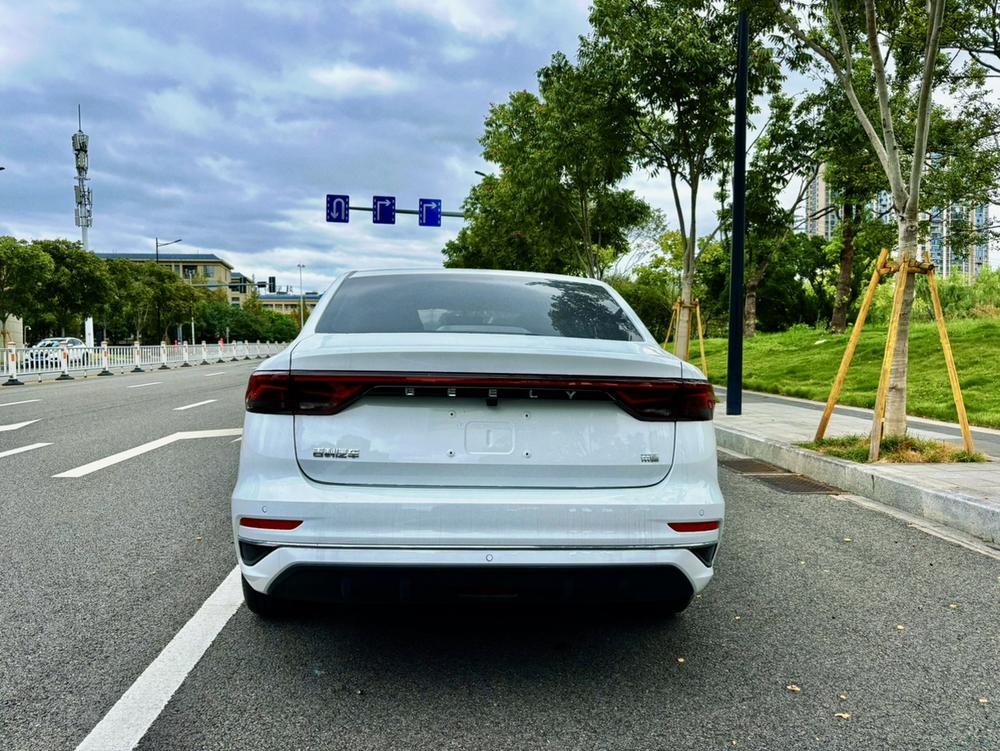 GEELY Emgrand 2024 #6 GEELY Emgrand 2024 car image #6