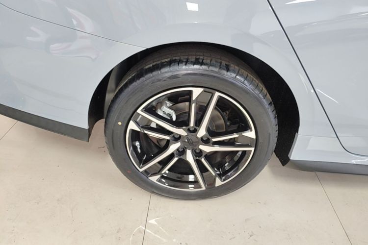 GEELY Binray 2026 car image #10