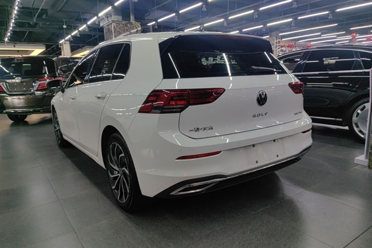Volkswagen Golf 2021 car image #5
