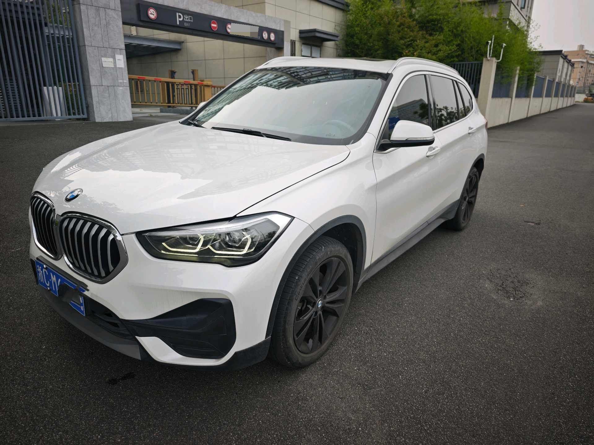 BMW X1 2020 car image 