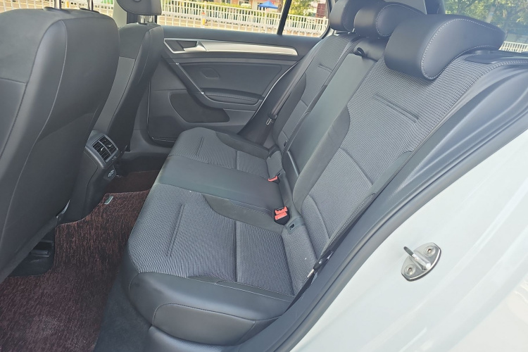 Volkswagen Golf 2019 #10 Volkswagen Golf 2019 car image #10