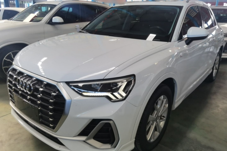 Audi Q3 2019 #2 Audi Q3 2019 car image #2