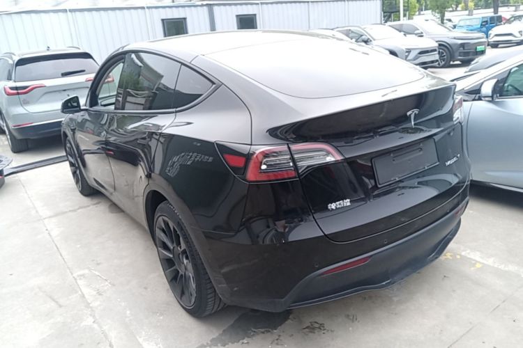Tesla Model Y 2021 immagine di auto #7