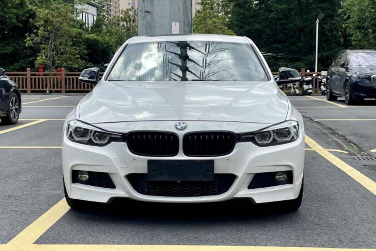 BMW 3 Series 2018 #4 BMW 3 Series 2018 car image #4
