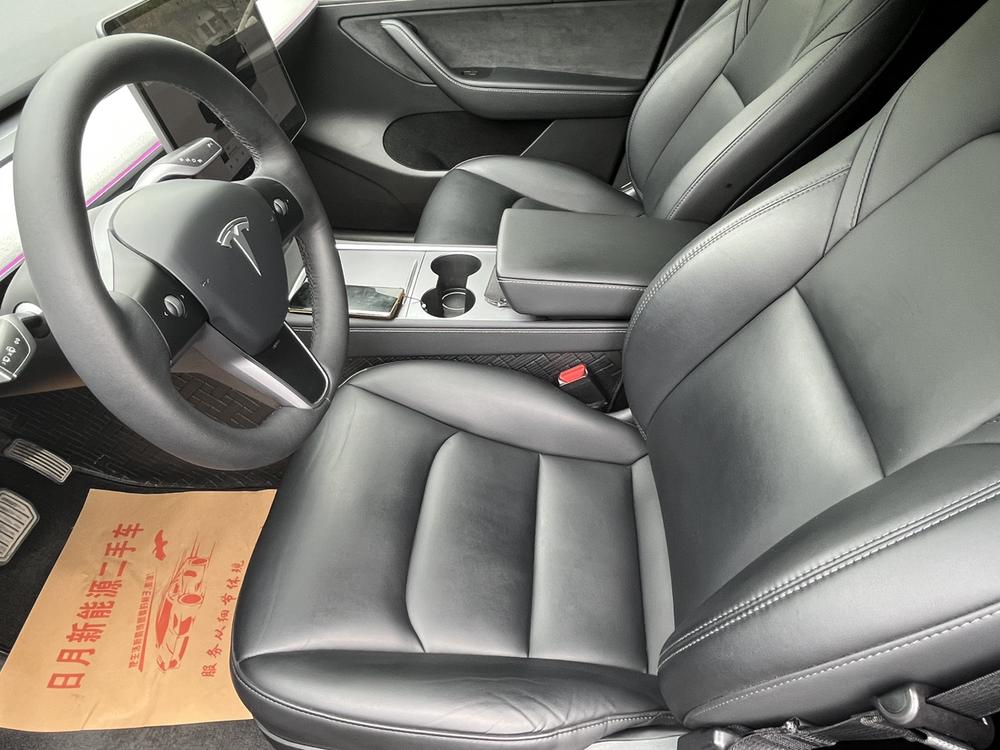 Tesla Model Y 2023 car image #9