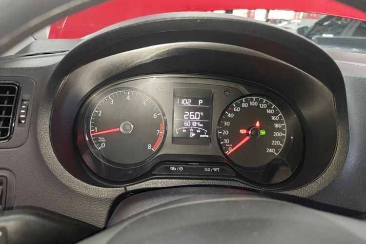 Volkswagen Polo 2018 car image #12