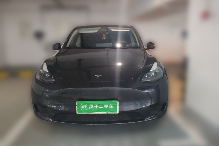 Tesla Model Y 2025 immagine di auto #3