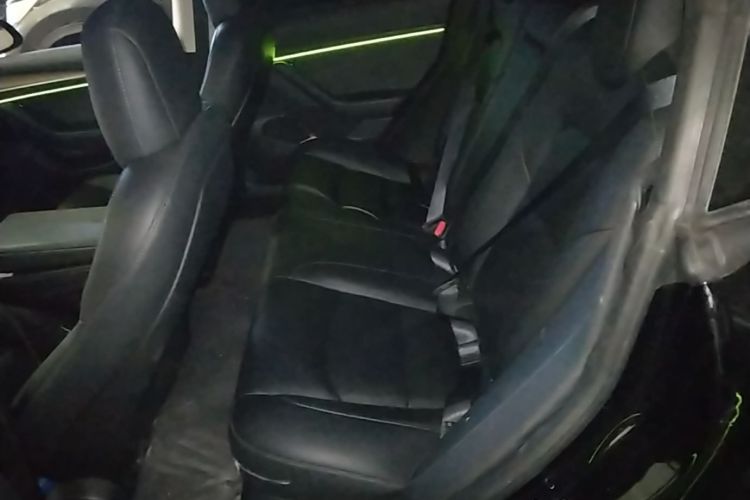 Tesla Model 3 2023 car image #17