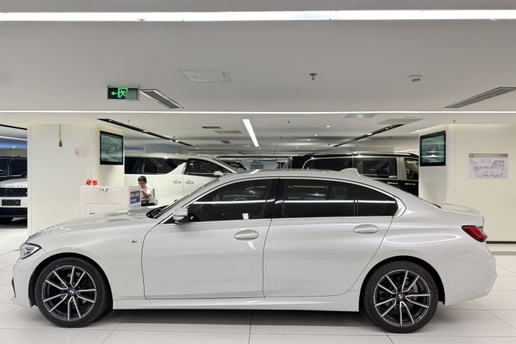 BMW 3 Series 2020 #5 BMW 3 Series 2020 car image #5