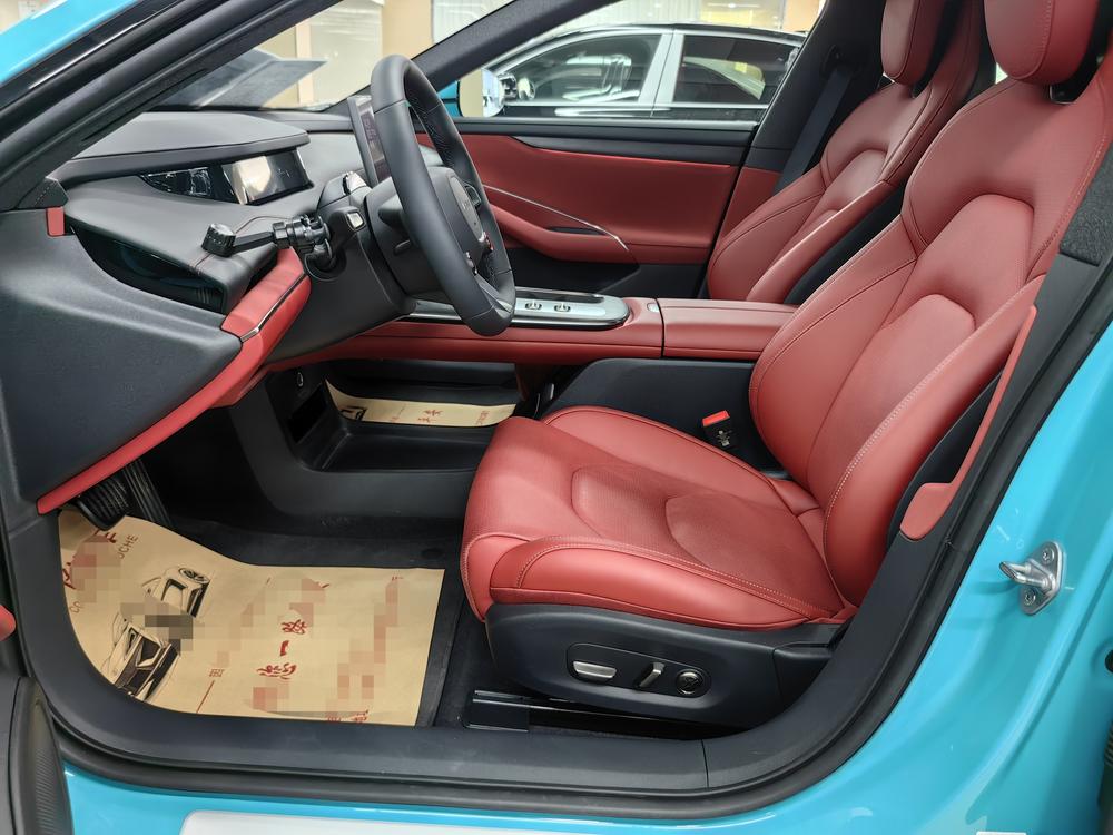 2024 #14 2024 immagine di auto #14