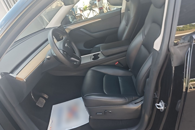 Tesla Model Y 2022 car image #15