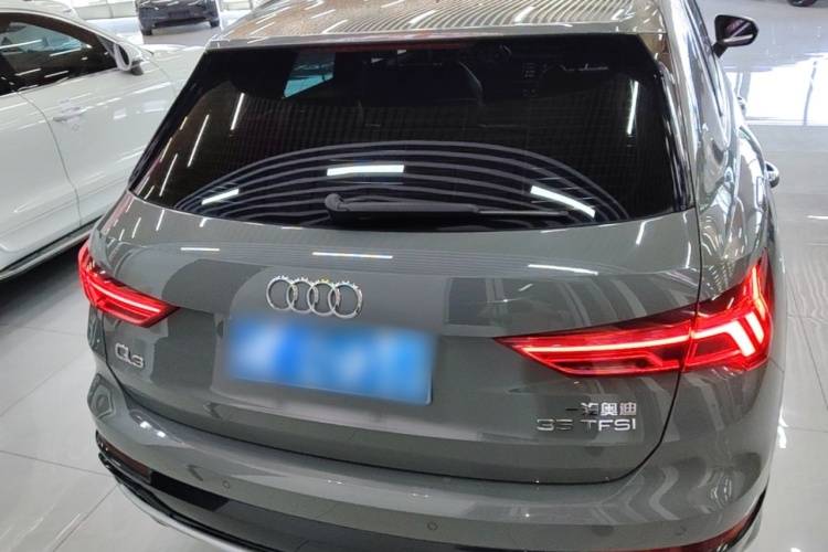 Audi Q3 2024 car image #6