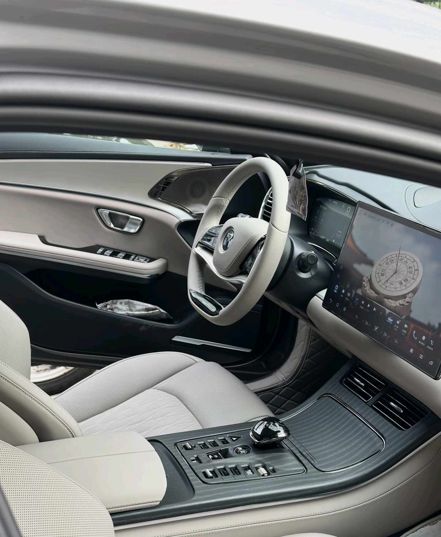 BYD Han 2025 car image #6