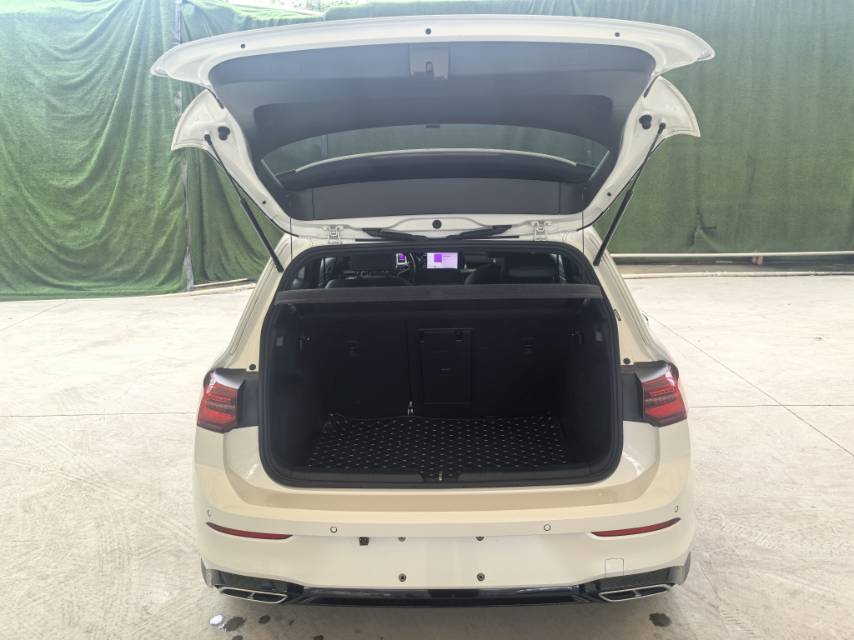 Volkswagen Golf 2022 car image #10