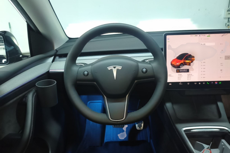 Tesla Model Y 2023 car image #15