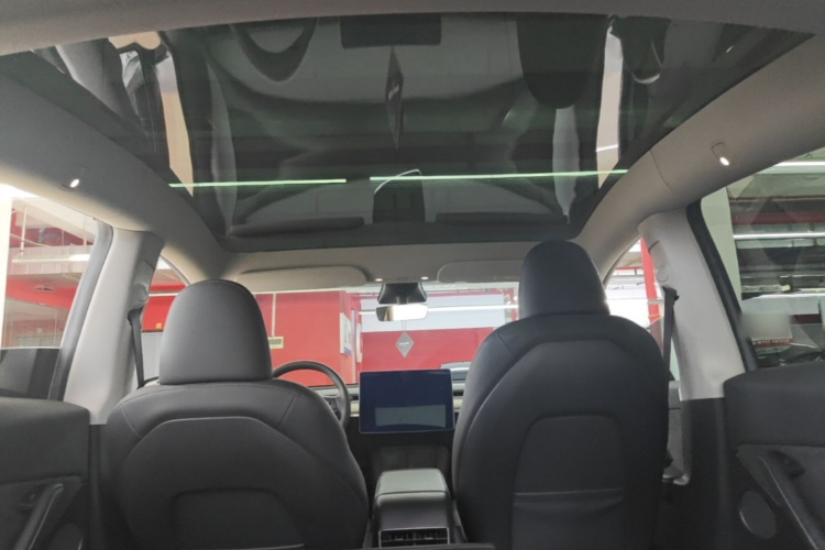 Tesla Model Y 2023 #18 Tesla Model Y 2023 car image #18