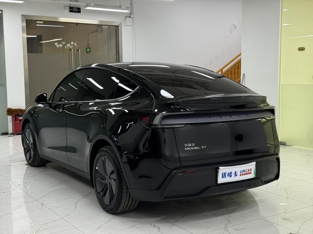 Tesla Model Y 2025 immagine di auto #4