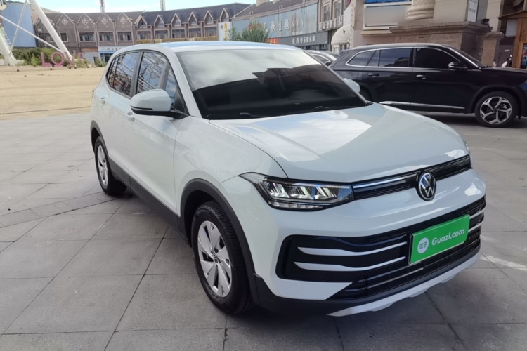 Volkswagen Tharu 2025 car image #4