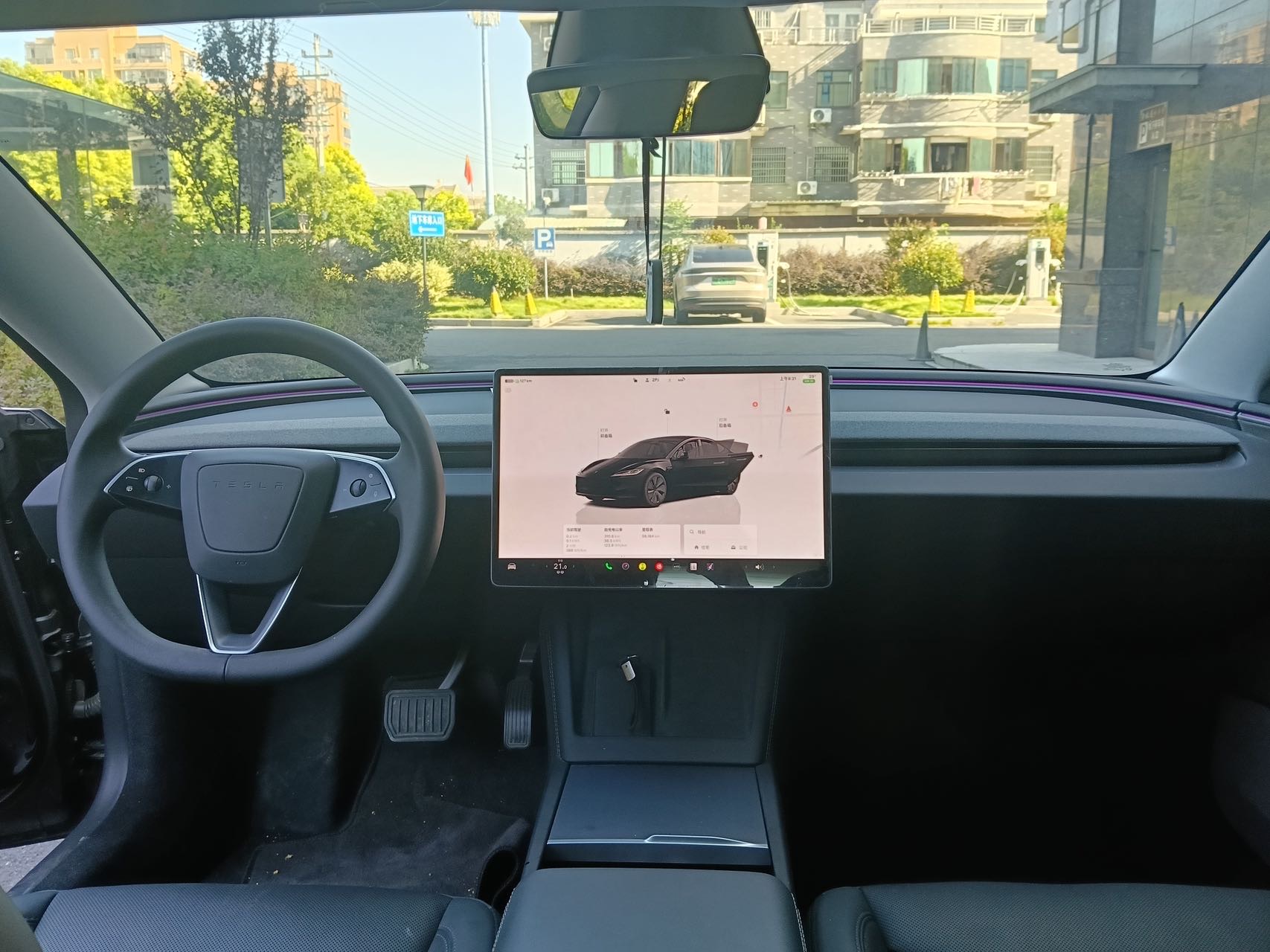 Tesla Model 3 2025 car image #7