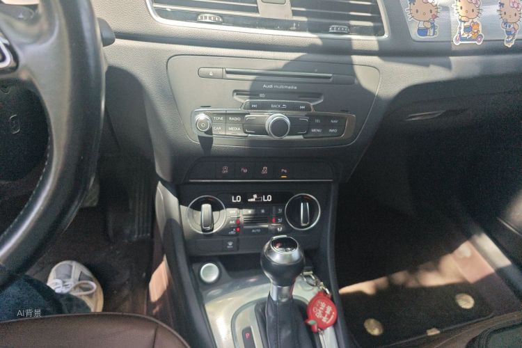 Audi Q3 2017 car image #15