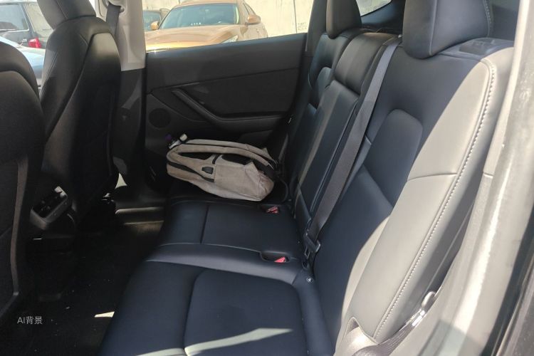 Tesla Model Y 2023 immagine di auto #19