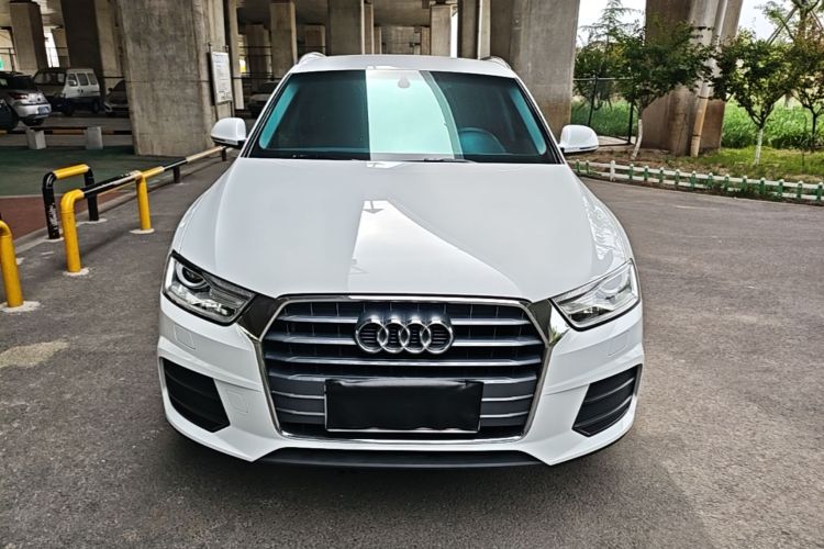 Audi Q3 2019 car image #3