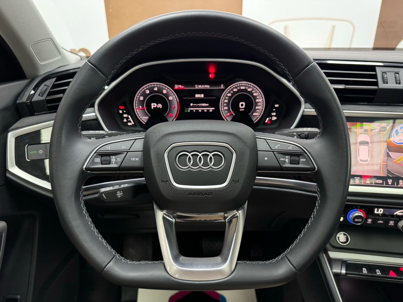 Audi Q3 2022 car image #11