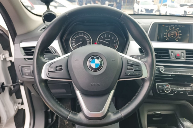 BMW X1 2017 car image #11