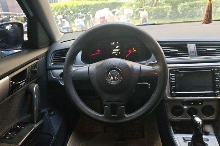 Volkswagen Lavida 2014 car image #15