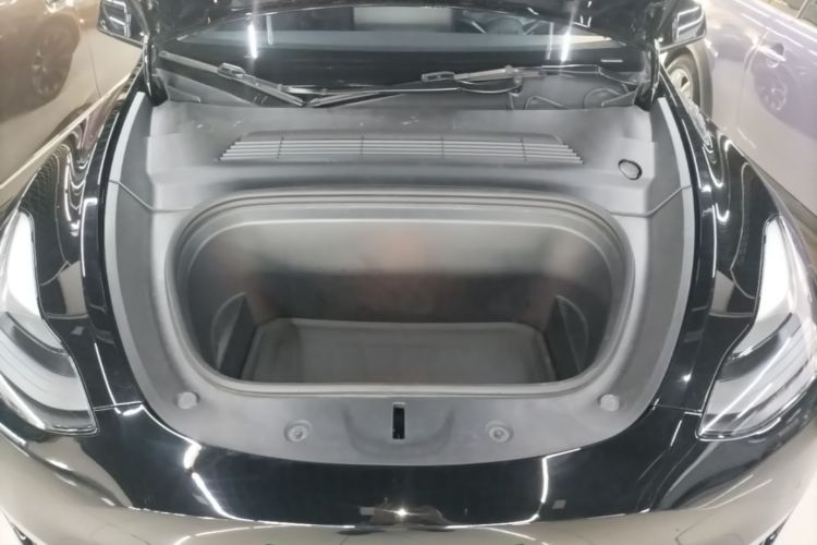 Tesla Model Y 2021 #20 Tesla Model Y 2021 car image #20