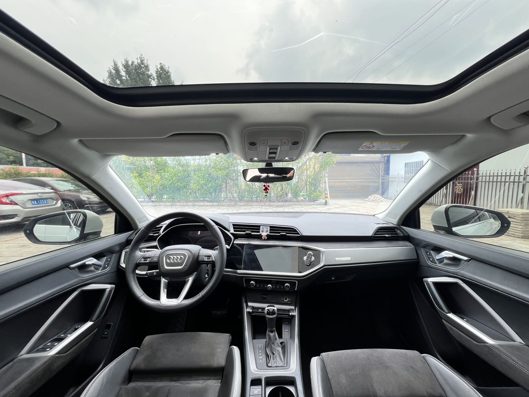 Audi Q3 2021 car image #6