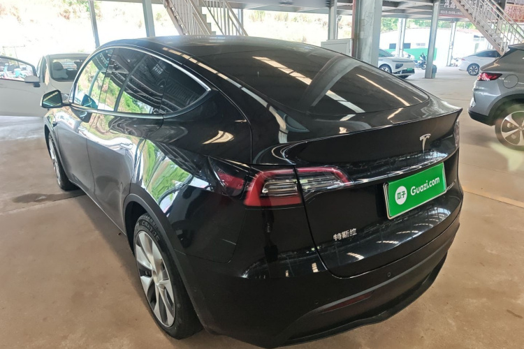 Tesla Model Y 2022 car image #5