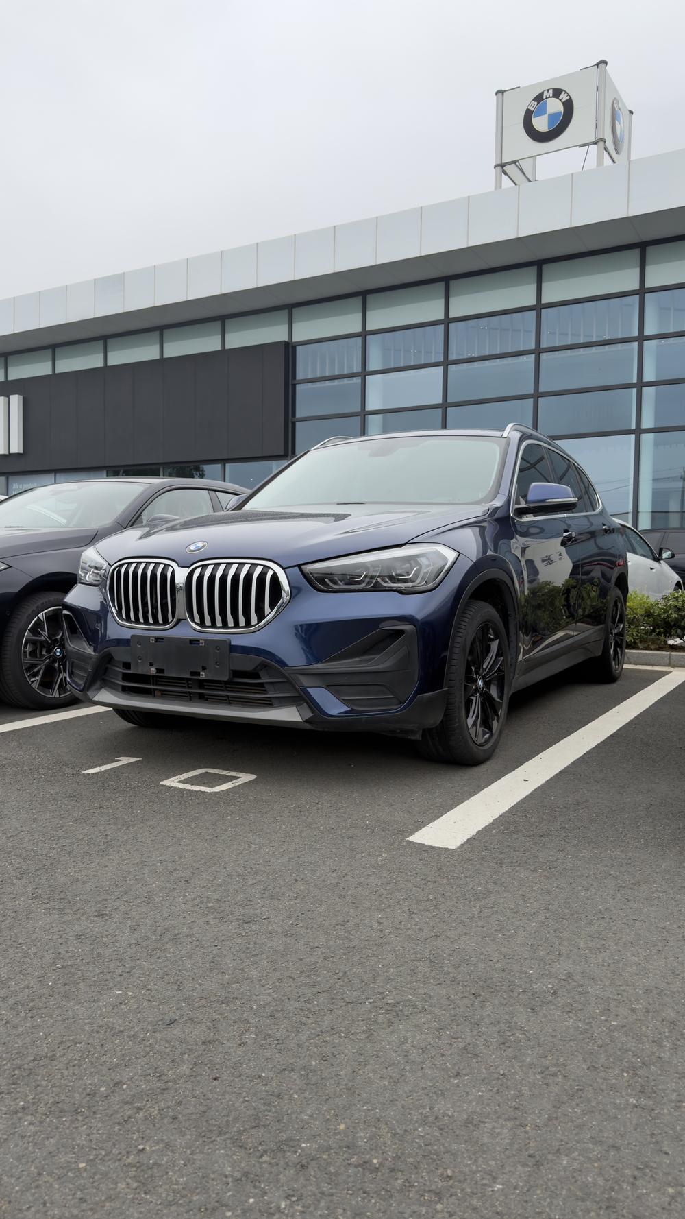 BMW X1 2020 BMW X1 2020 car image
