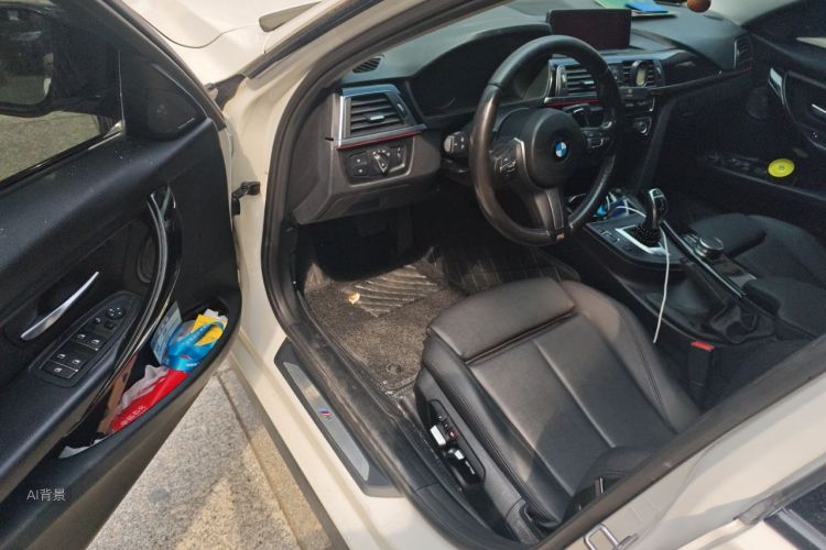 BMW 3 Series 2018 car image #18