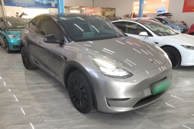 Tesla Model Y 2024 #4 Tesla Model Y 2024 car image #4