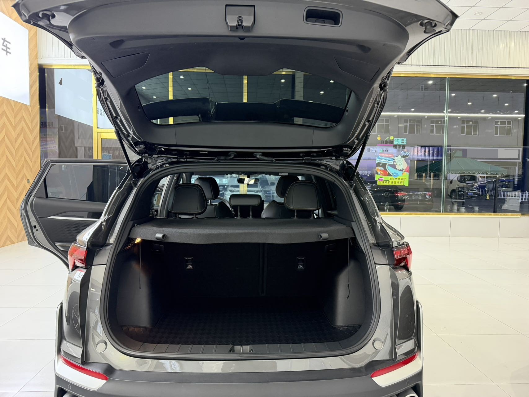 GEELY Coolray 2026 car image #16