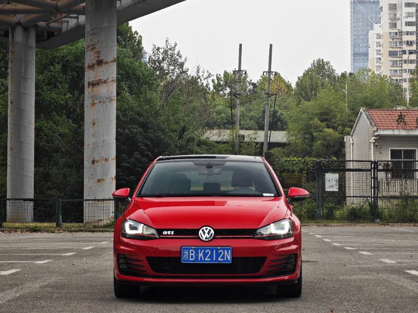 Volkswagen GolfGTI 2016 car image #2