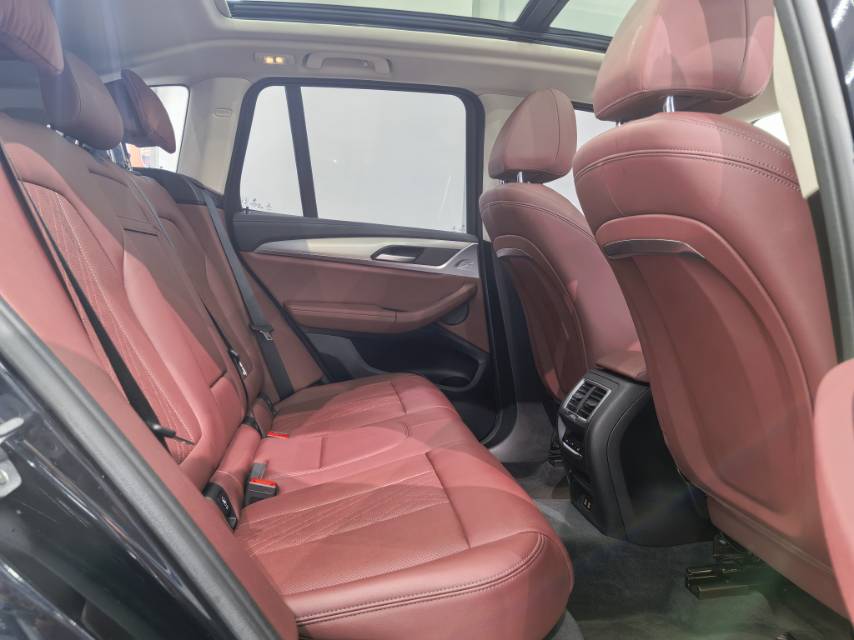 BMW iX3 2023 car image #6
