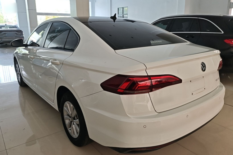 Volkswagen Bora 2022 car image #5
