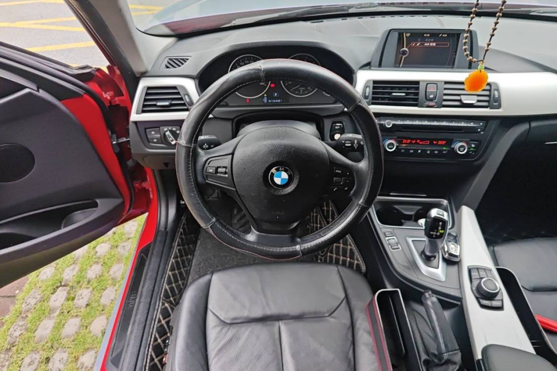 BMW 3 Series 2013 car image #24