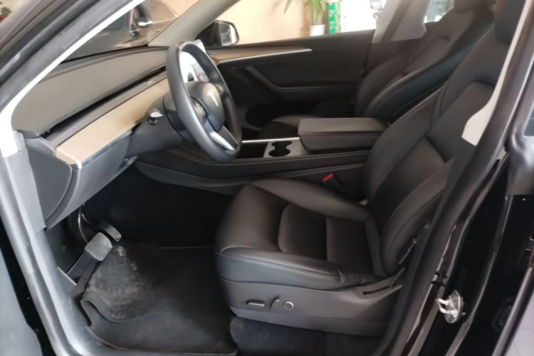 Tesla Model Y 2021 #15 Tesla Model Y 2021 car image #15