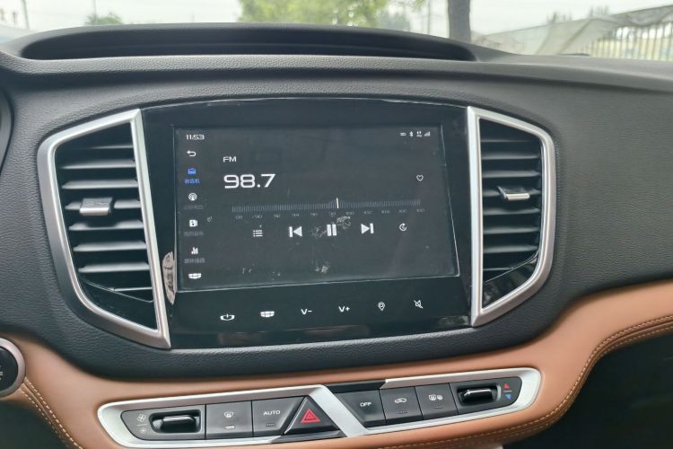 GEELY Vision X6 2019 car image #13
