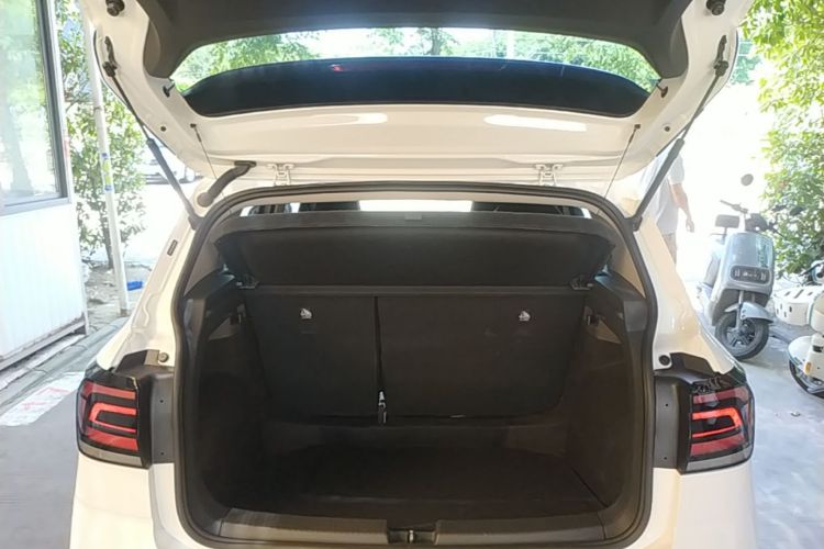 Volkswagen T-Cross 2021 car image #27