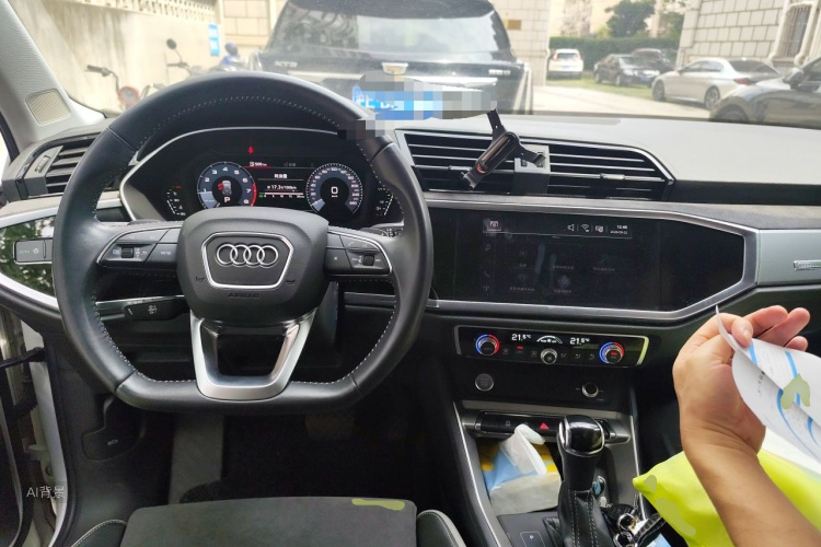 Audi Q3 2019 #11 Audi Q3 2019 car image #11