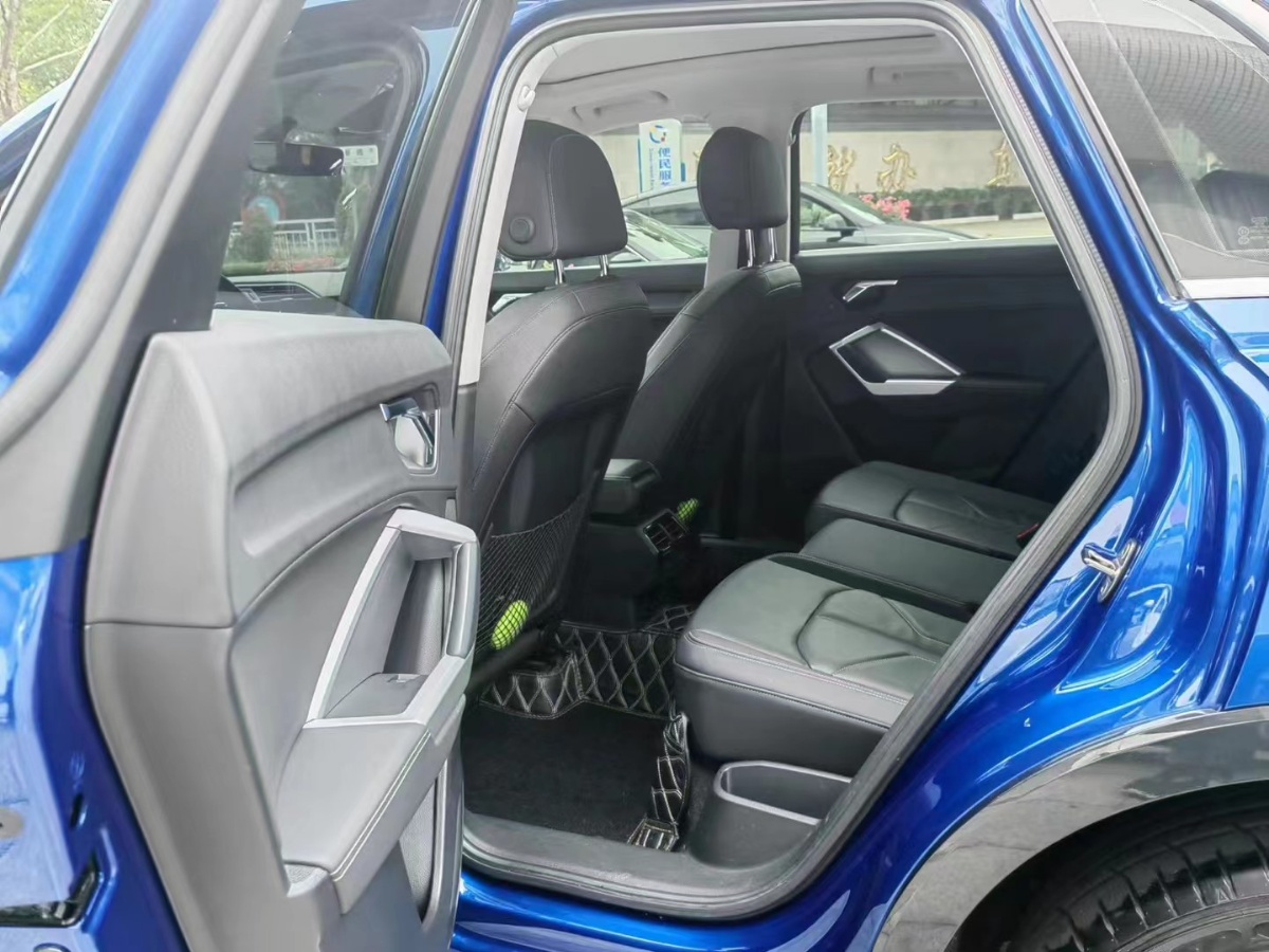 Audi Q3 2021 صورة سيارة #4