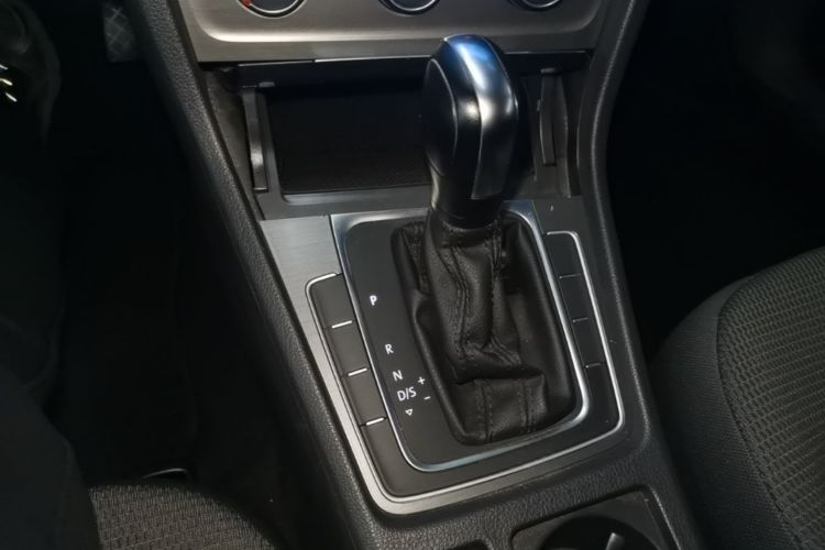 Volkswagen Golf 2016 car image #14