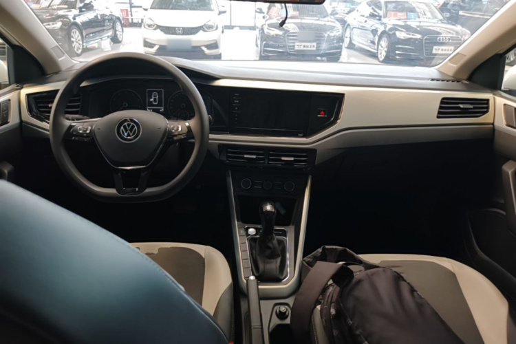 Volkswagen Polo 2021 car image #11